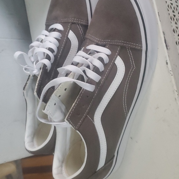 BRAND NEW Vans Old Skool style sneakers, mens 9.5, womens 11 - Picture 4 of 6
